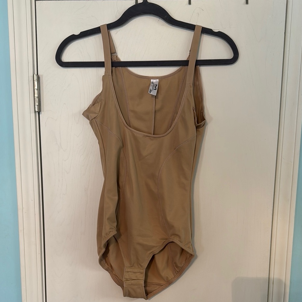 Maidenform‎ Tan Shapewear Intimates with Smooth Fit PA